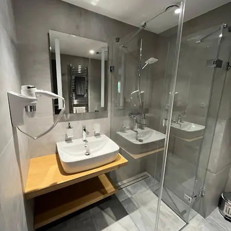 Rezidence Alpina 10,11 Apartment *